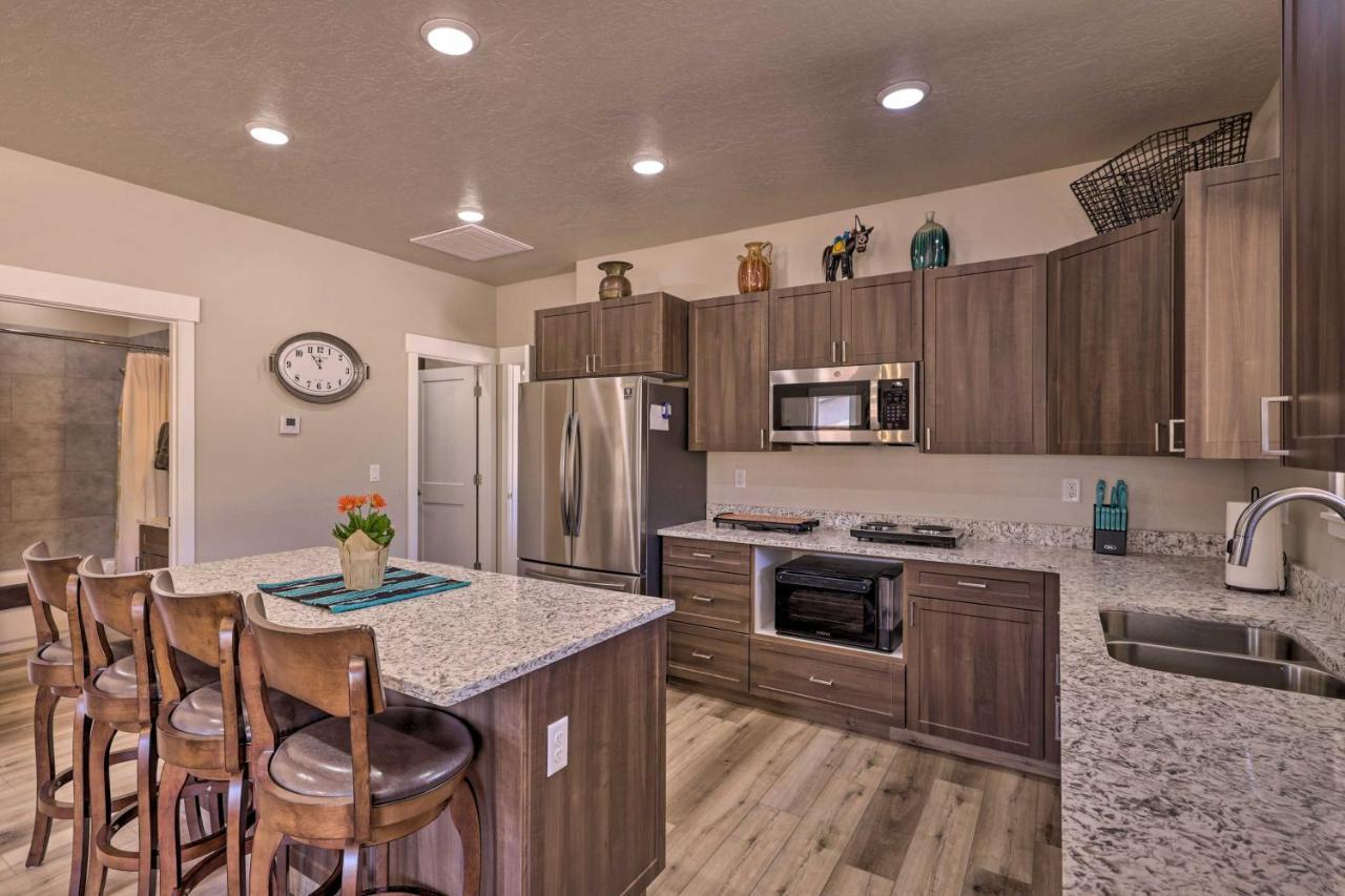 Quiet Kanab Home With Panoramic Views And Porch! Экстерьер фото